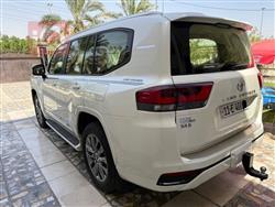 تۆیۆتا لاند کروزەر